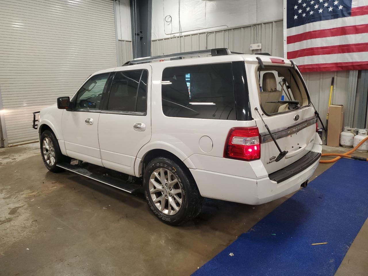 2015 Ford Expedition Limited - Image 2