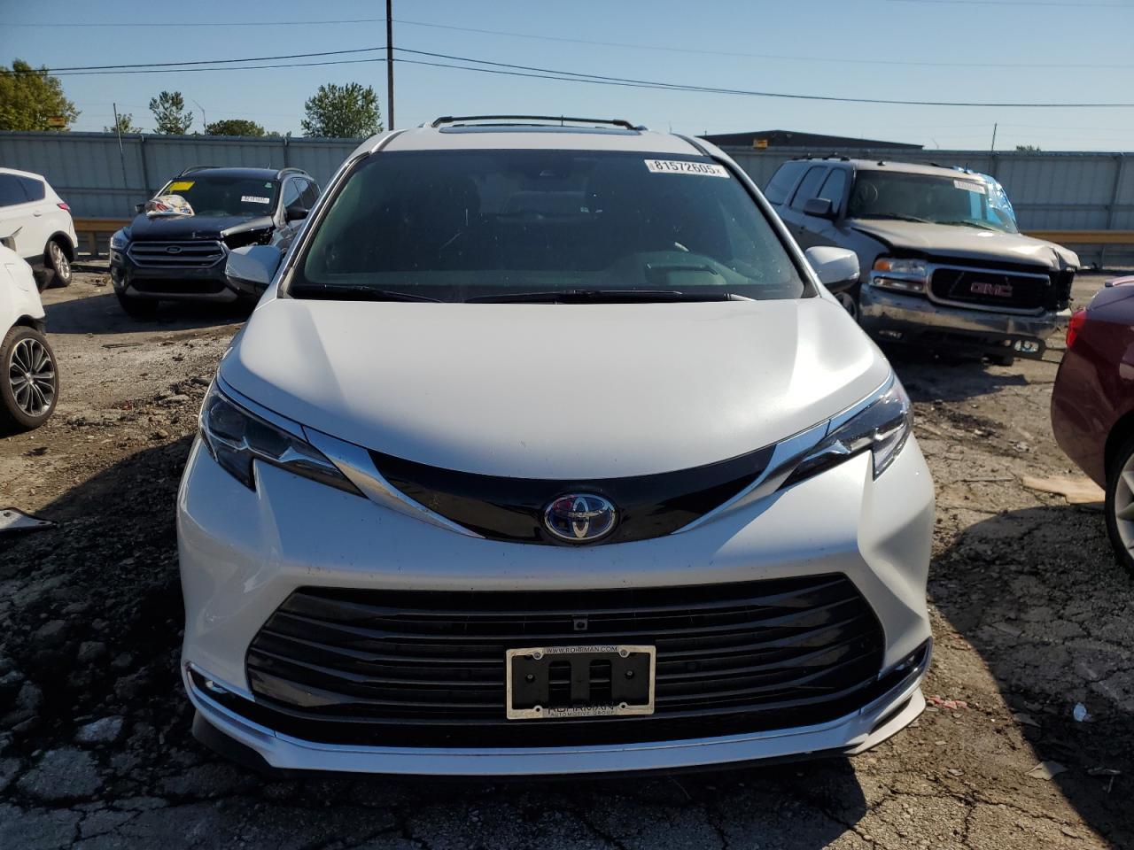 2025 Toyota Sienna Limited - Image 5