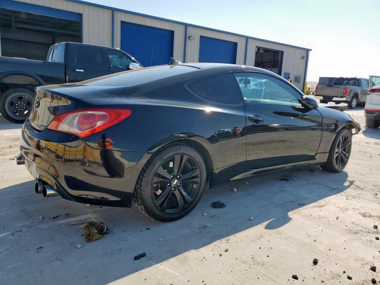 2010 Hyundai Genesis Coupe 2.0T - Фото 3