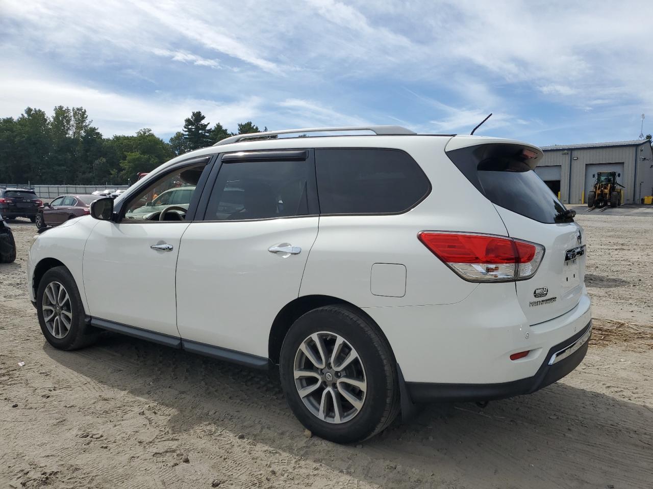 2013 Nissan Pathfinder S - Фото 2