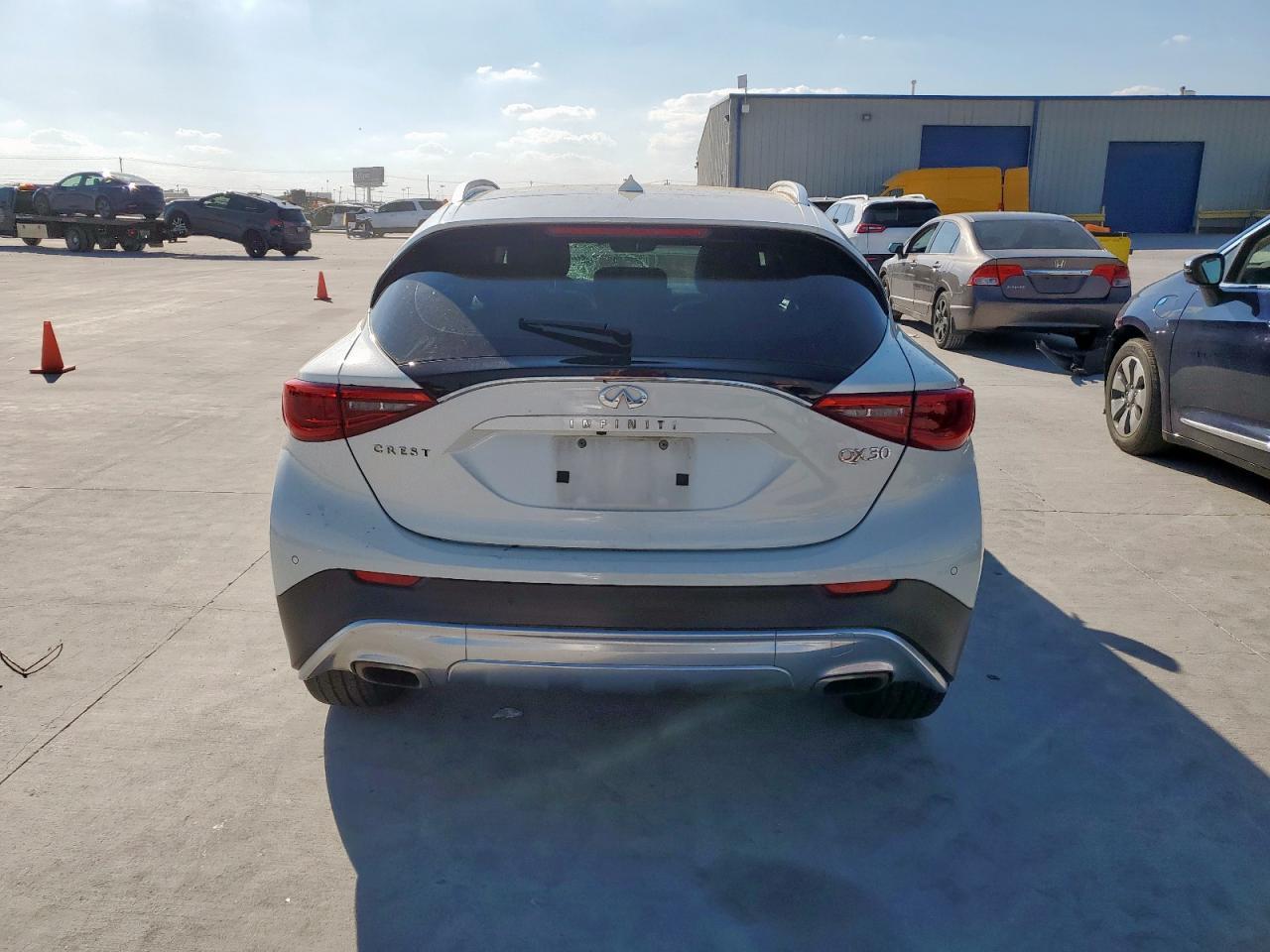 2017 Infiniti Qx30 Base - Image 6