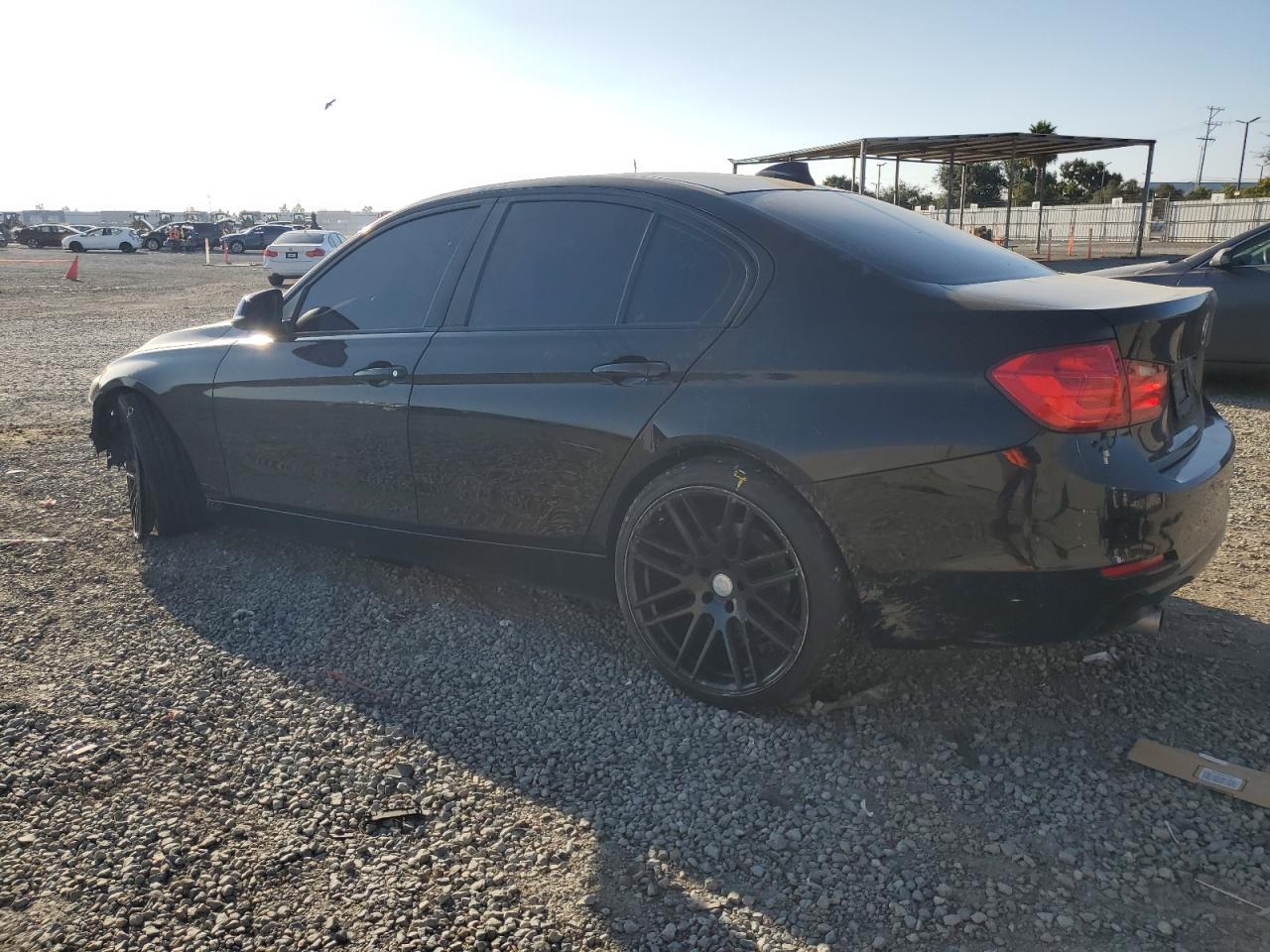2015 BMW 320 I - Фото 2