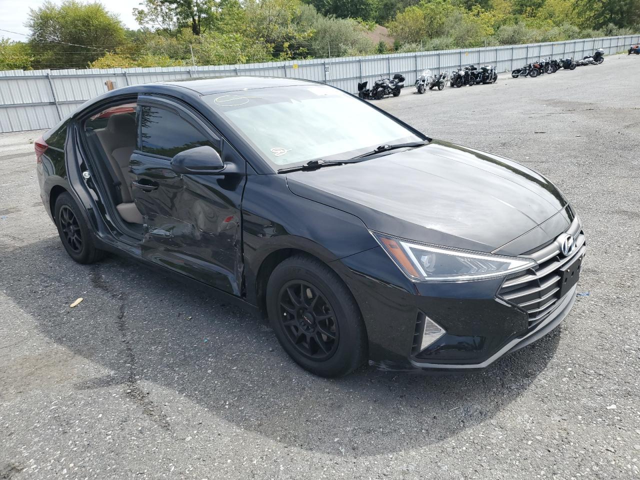 2020 Hyundai Elantra Se - Фото 4