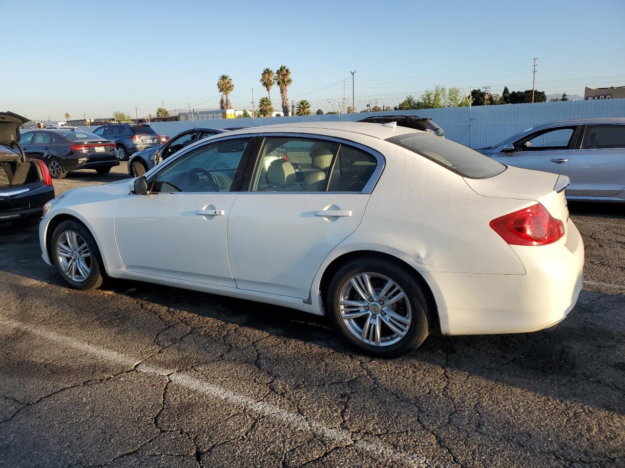 2011 Infiniti G25 Base - Image 2