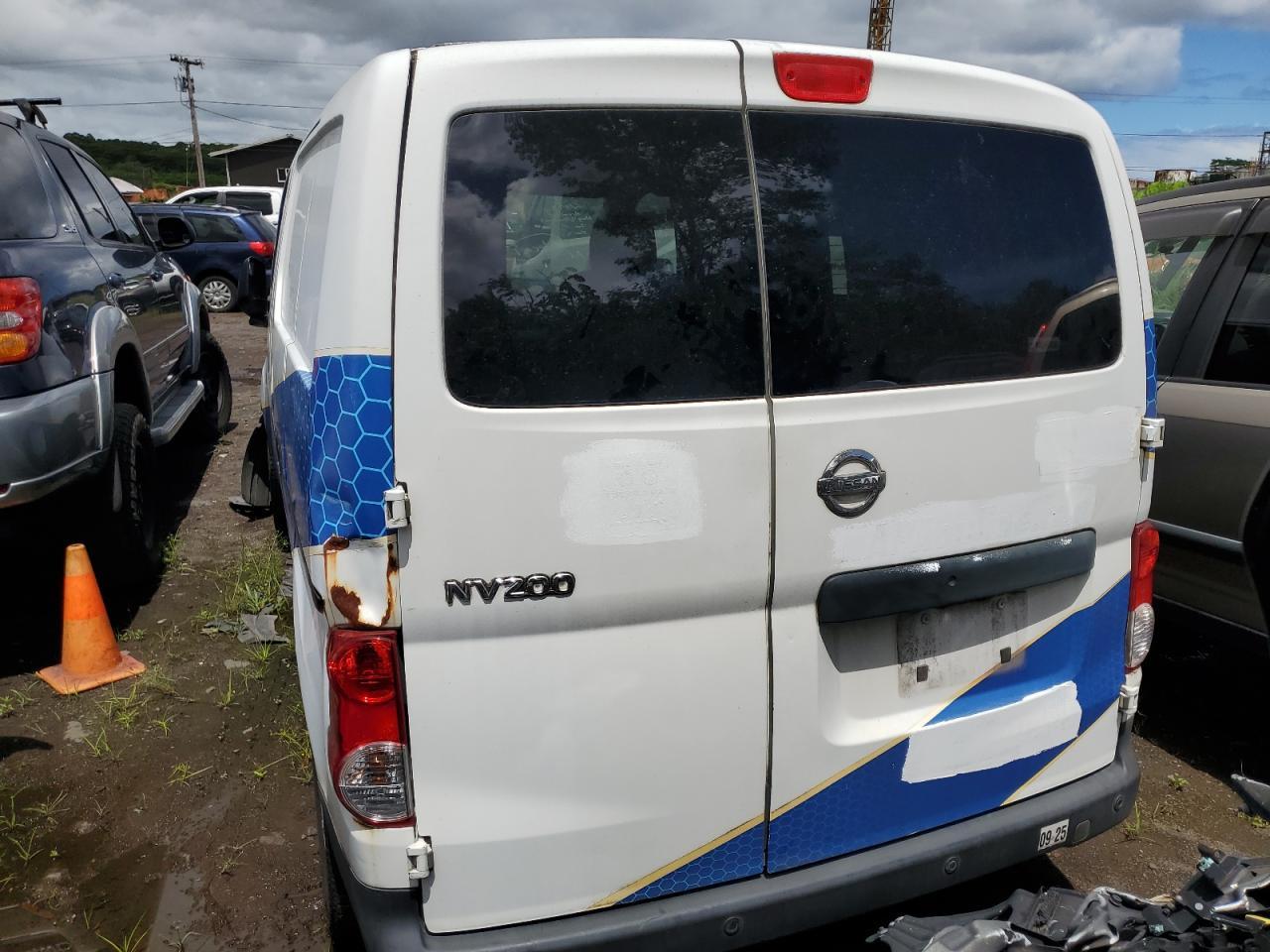 2015 Nissan Nv200 2.5S - Фото 6