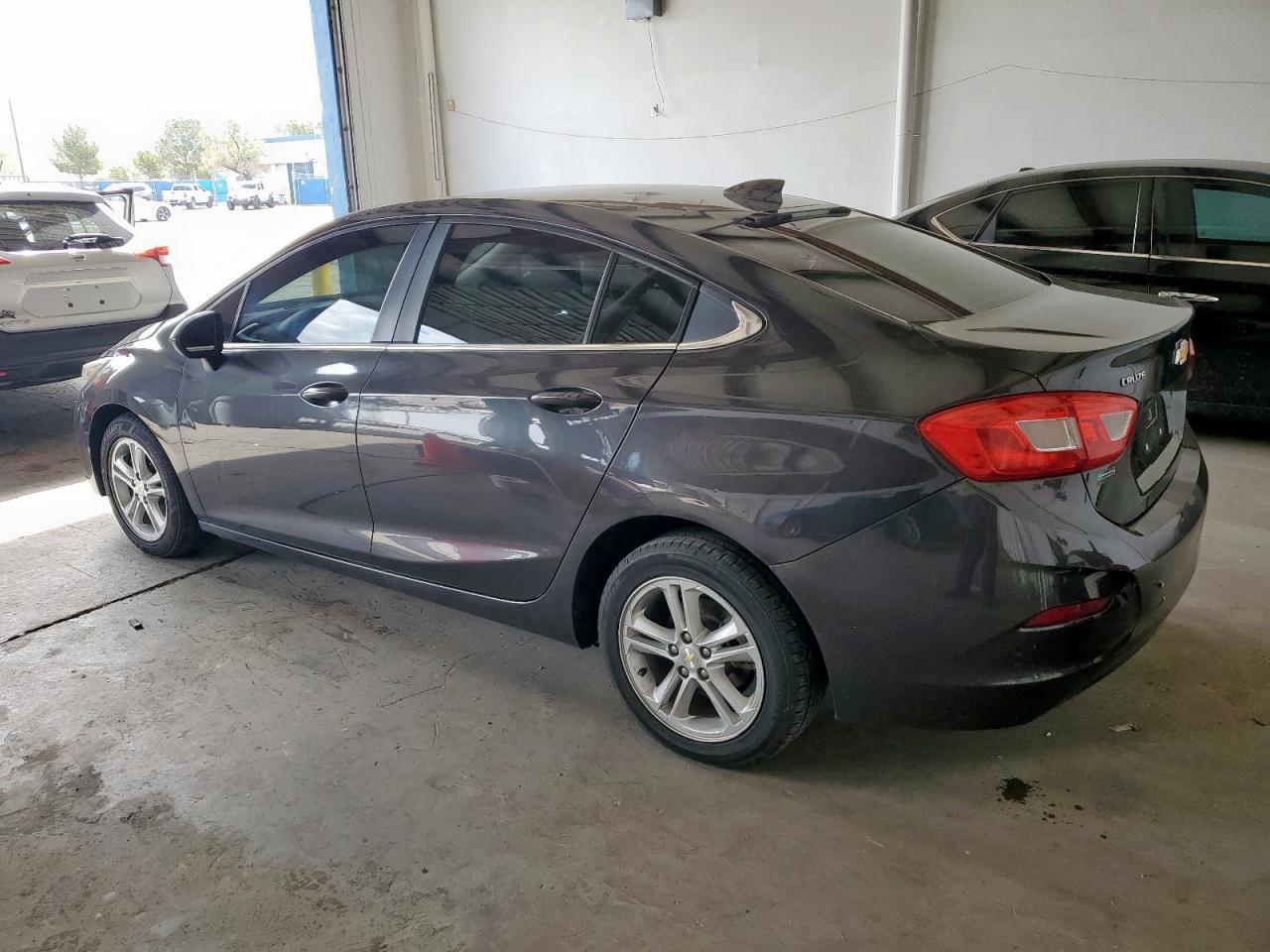 2017 Chevrolet Cruze Lt - Фото 2