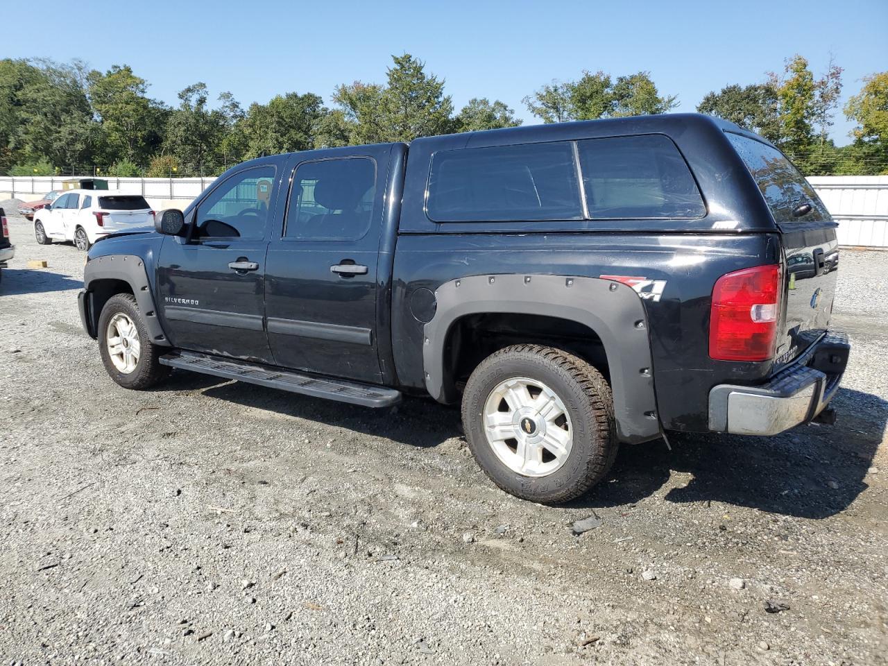 2010 Chevrolet Silverado K1500 Lt - Image 2