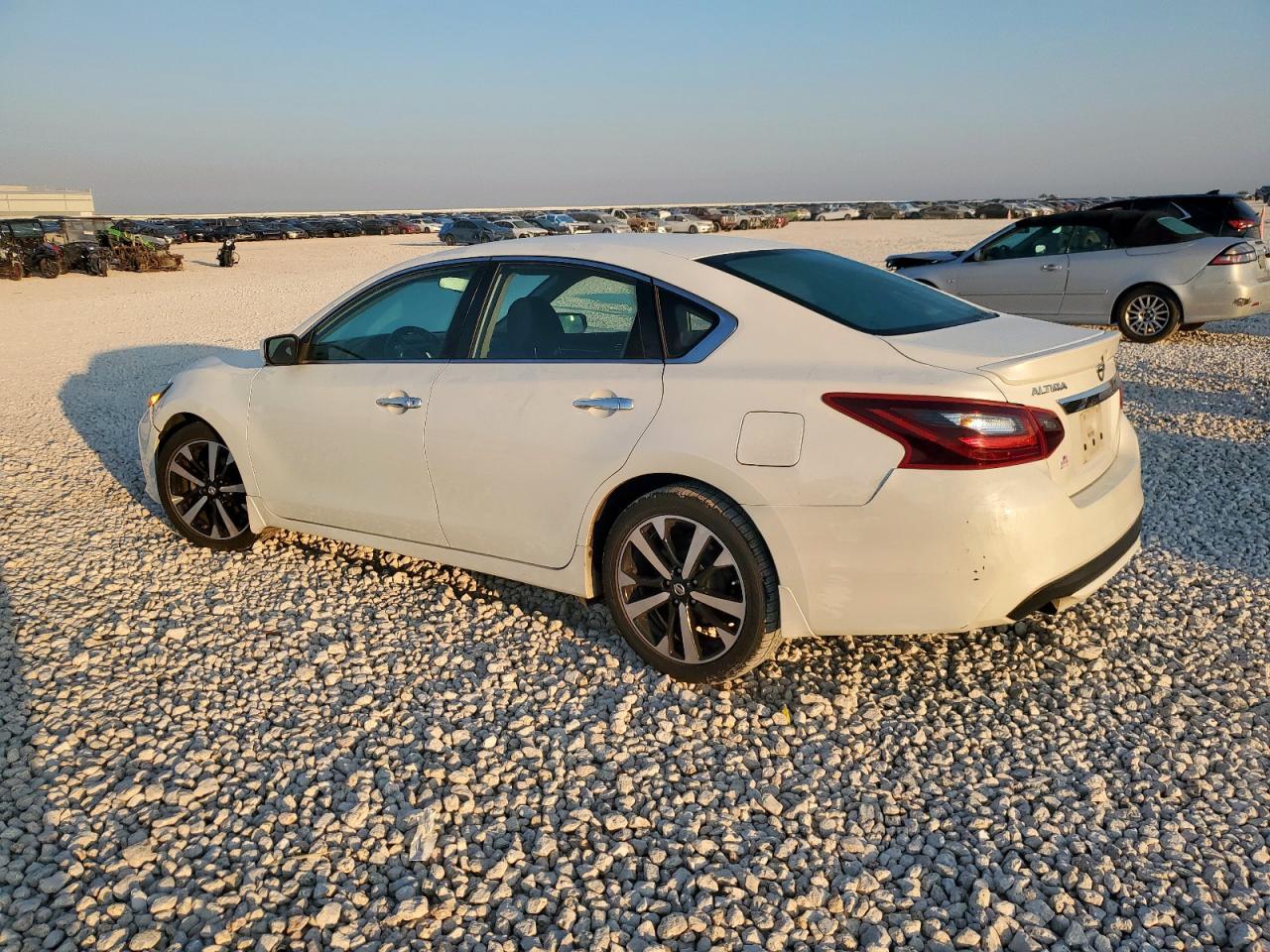 2018 Nissan Altima 2.5 - Image 2