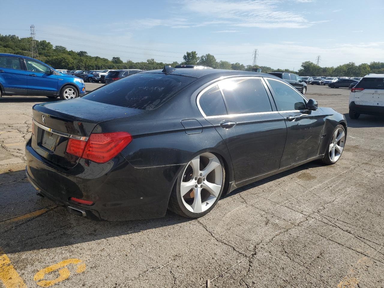 2011 BMW 750 Li - Фото 3