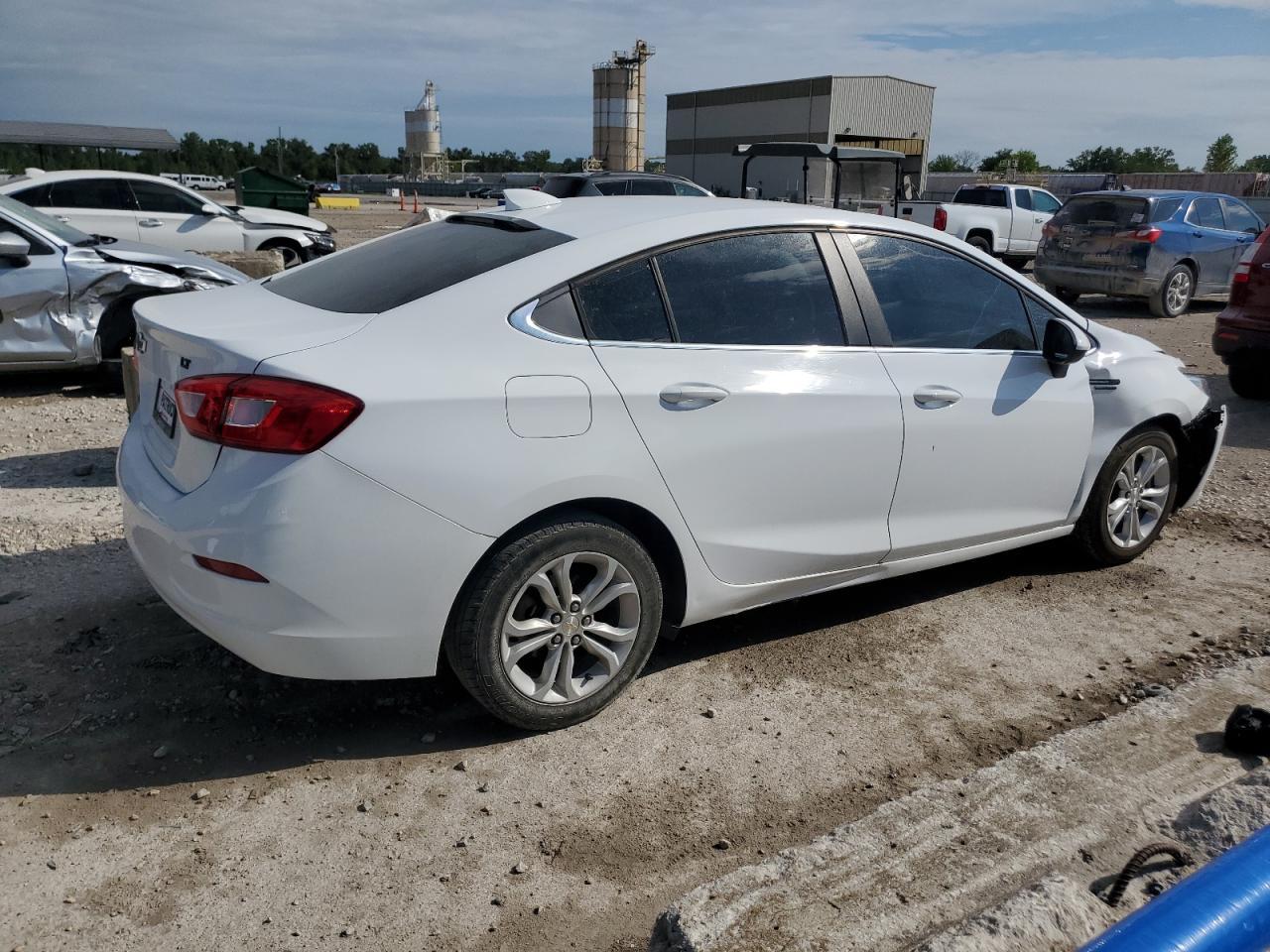 2019 Chevrolet Cruze Lt - Фото 3
