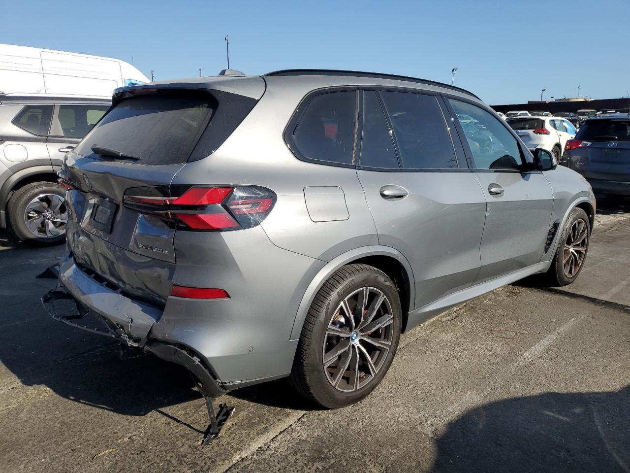 2024 BMW X5 xDrive50E - Image 3