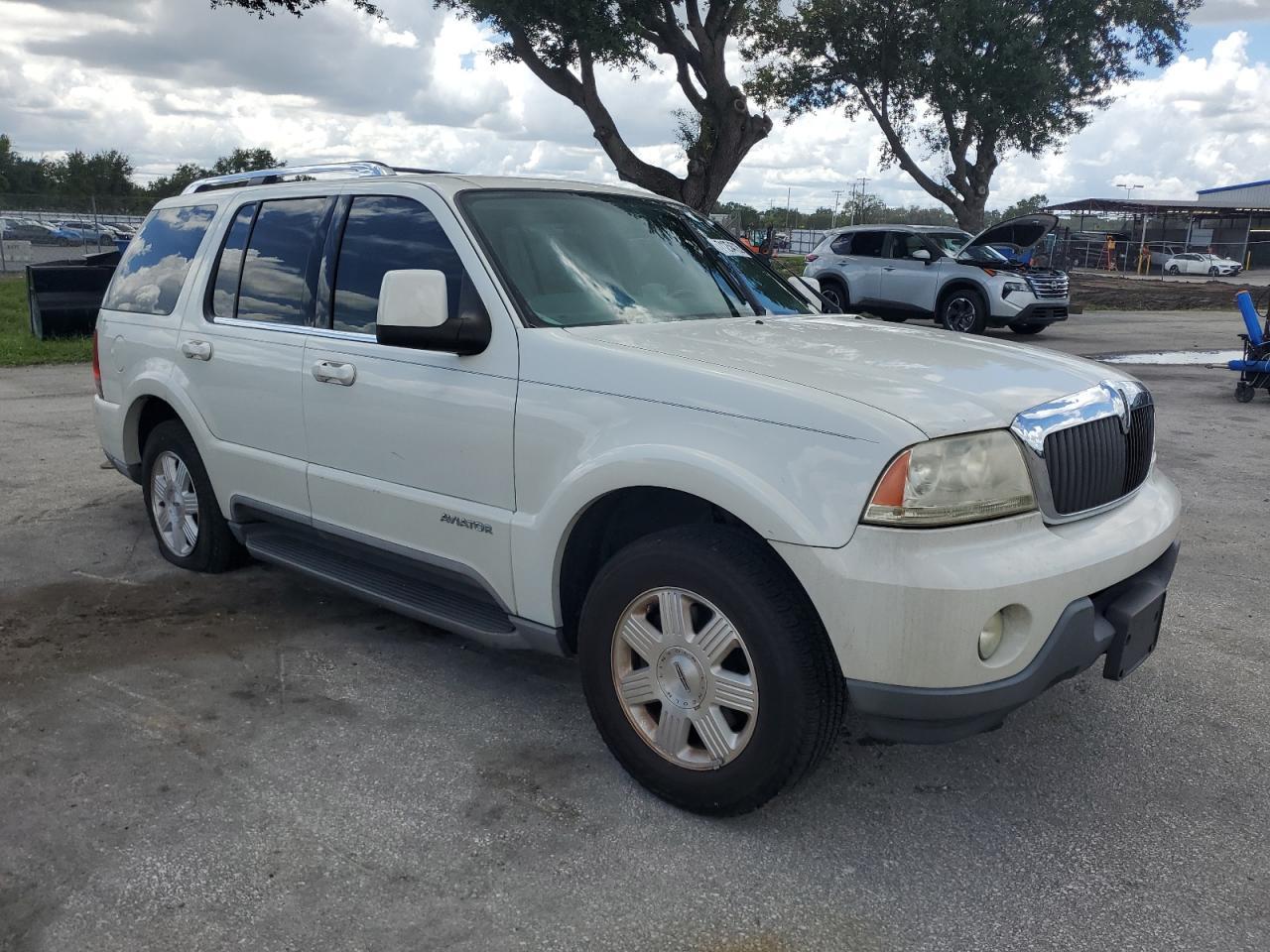 2004 Lincoln Aviator - Image 4
