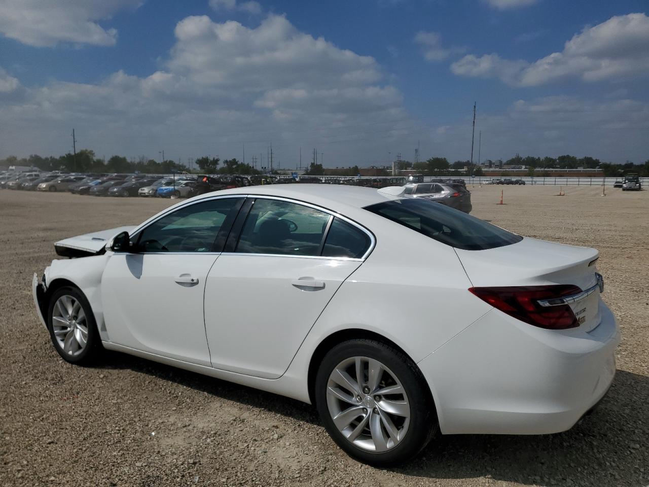 2015 Buick Regal - Фото 2