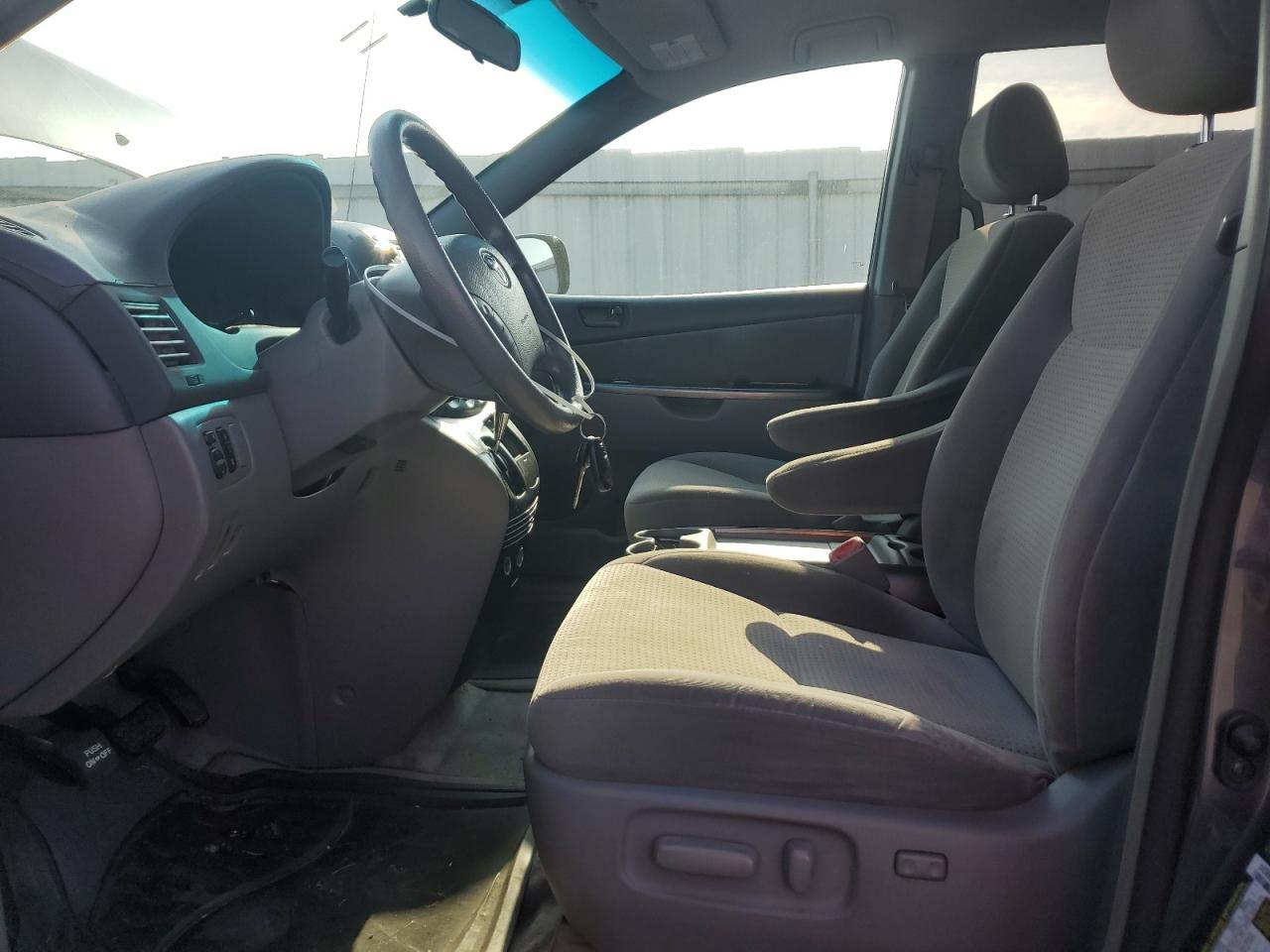 2008 Toyota Sienna Ce - Image 7
