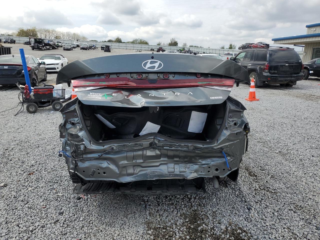 2024 Hyundai Elantra Blue - Фото 6