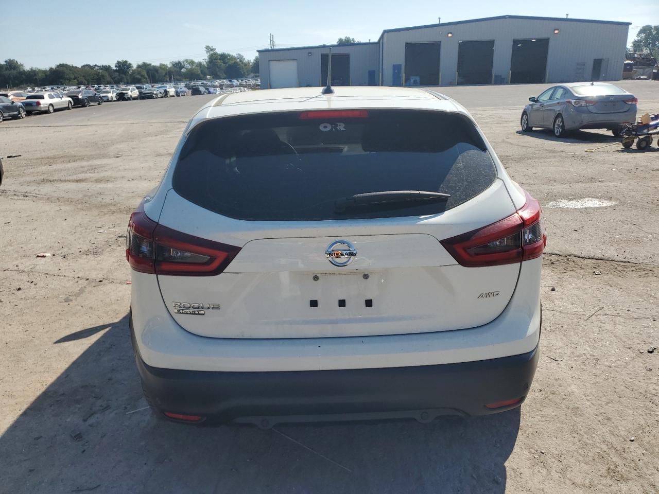 2021 Nissan Rogue Sport S - Фото 6