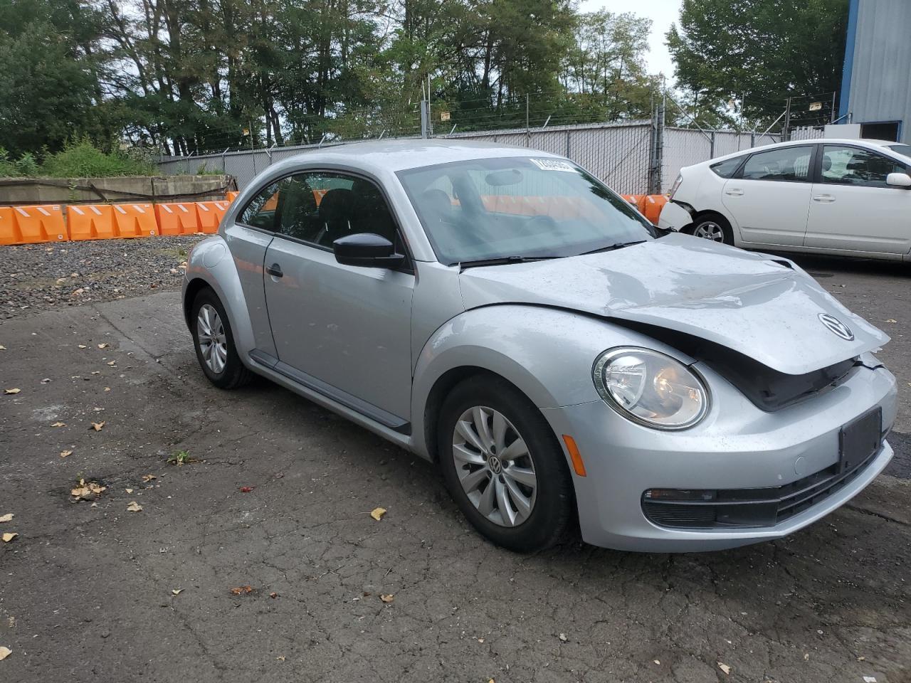 2014 Volkswagen Beetle - Фото 4