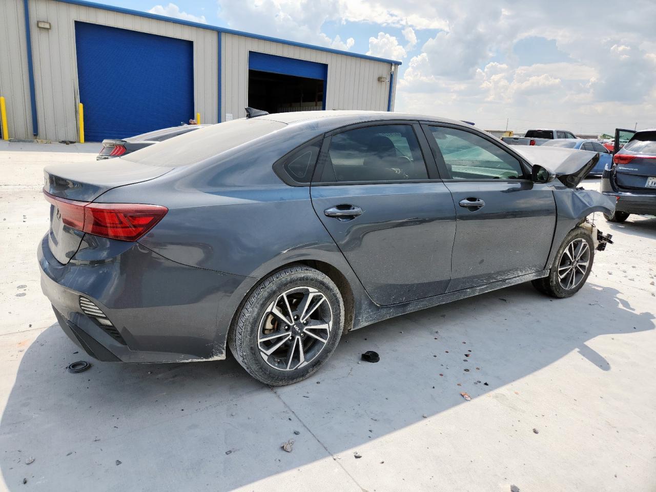 2023 Kia Forte Lx - Фото 3