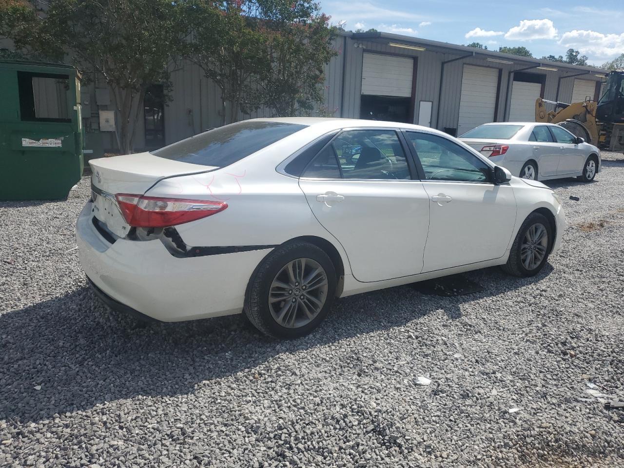 2017 Toyota Camry Le - Фото 3