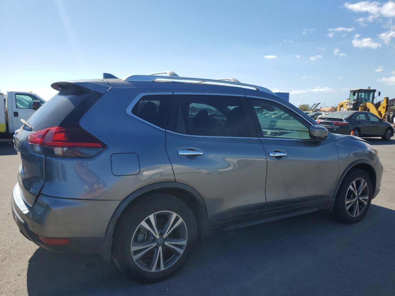 2019 Nissan Rogue S - Image 3