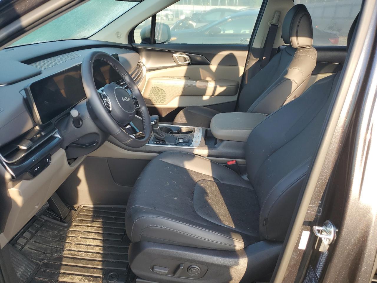 2025 Kia Carnival Lx - Image 7