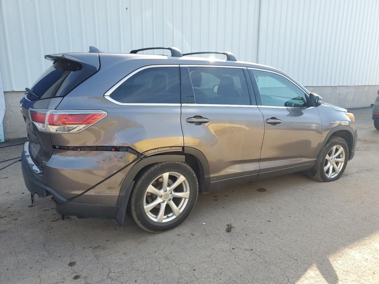 2016 Toyota Highlander Le - Фото 3
