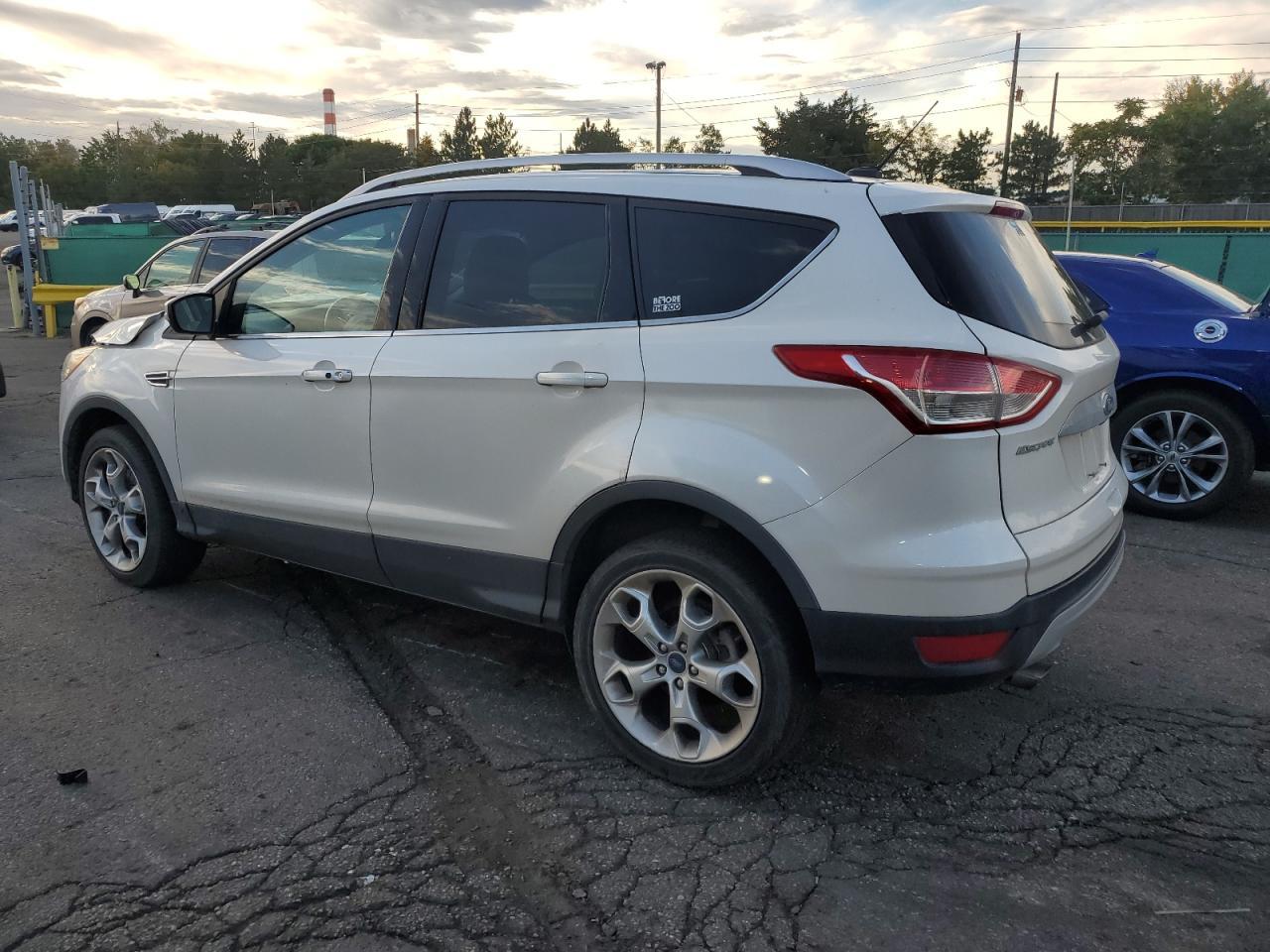 2016 Ford Escape Titanium - Фото 2