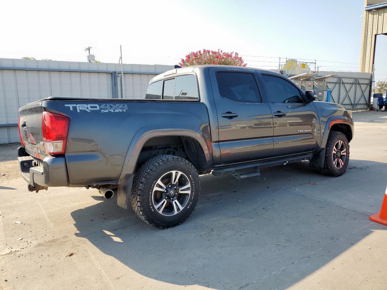 2016 Toyota Tacoma Double Cab - Фото 3