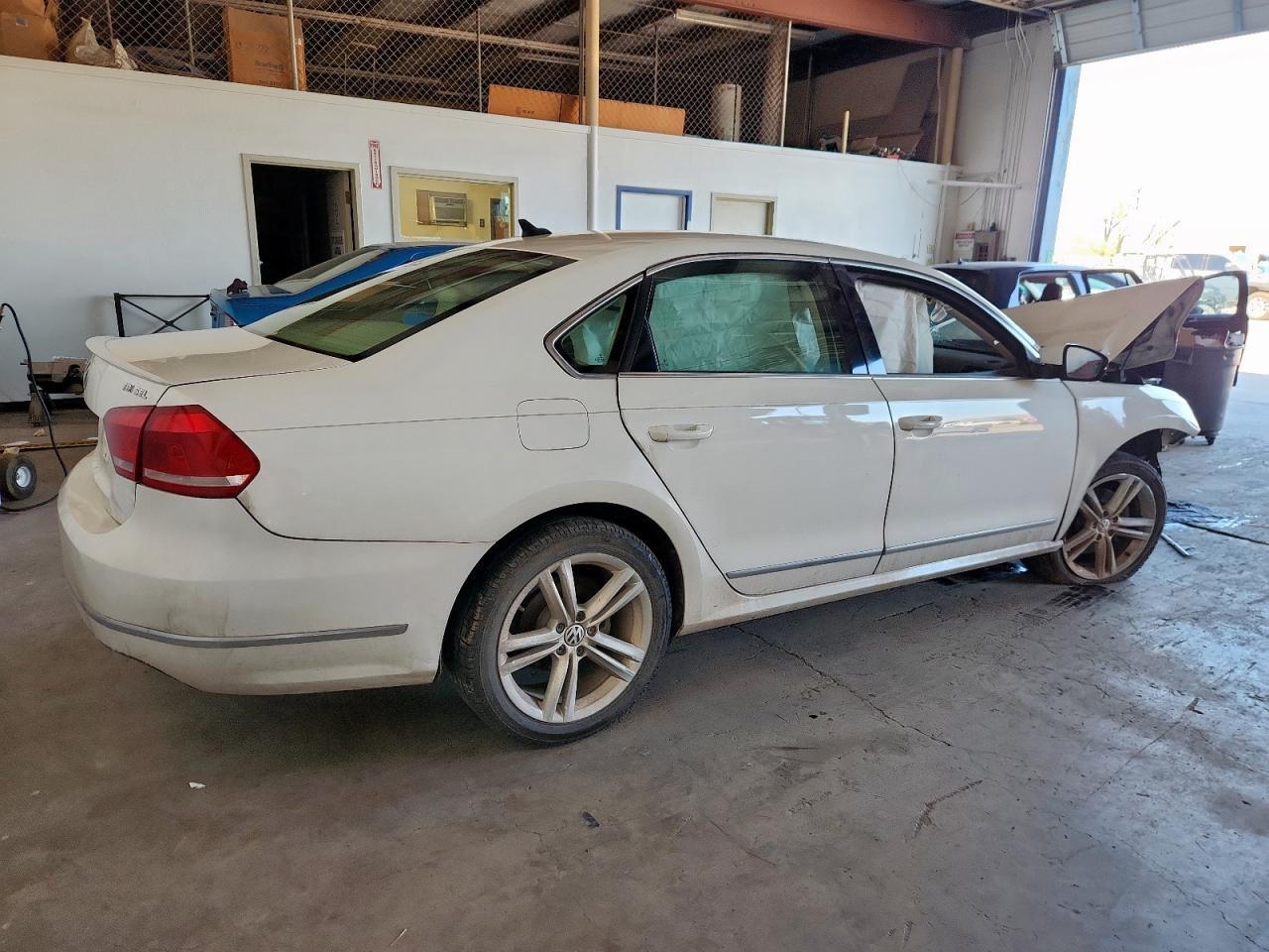 2014 Volkswagen Passat Sel - Фото 3