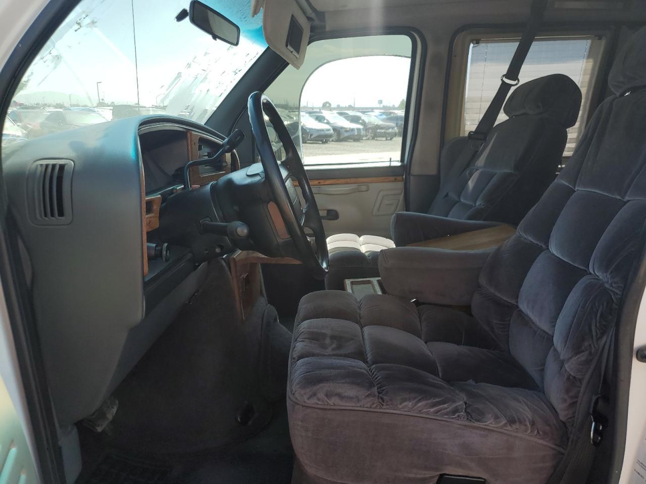 1996 Ford Econoline E150 Van - Фото 7
