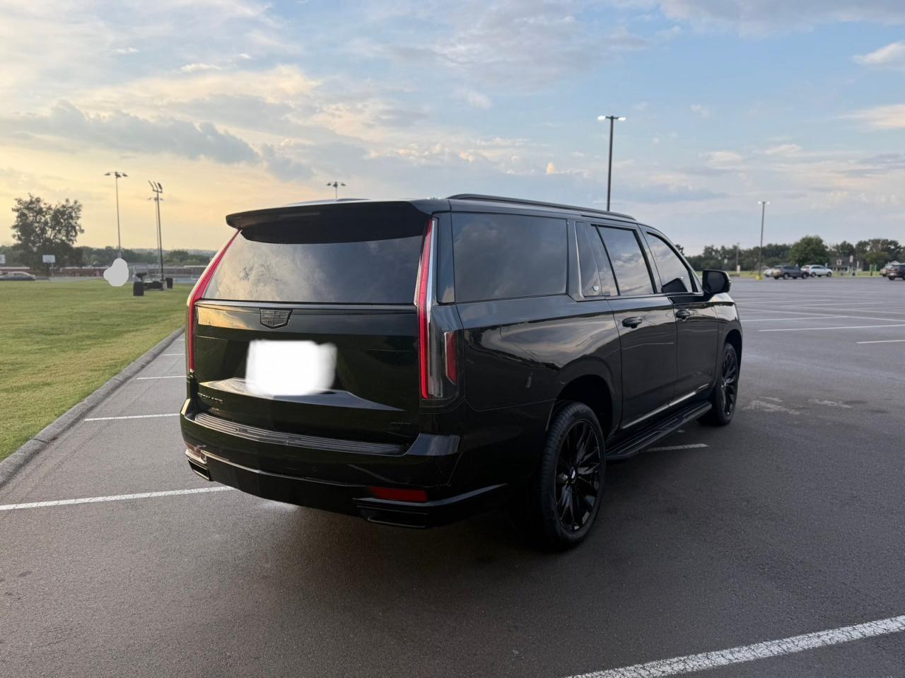 2021 Cadillac Escalade Esv Luxury - Image 4