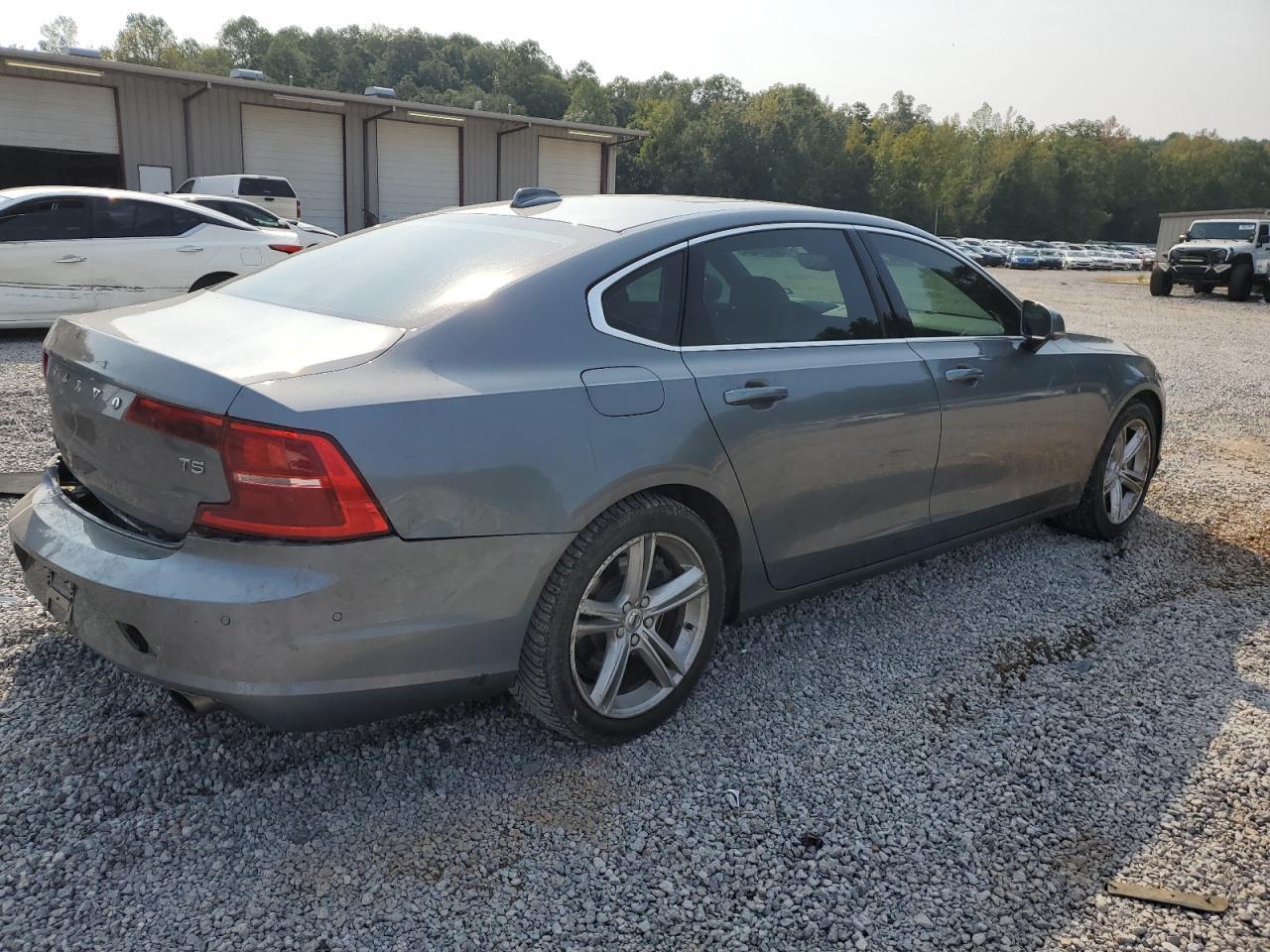 2018 Volvo S90 T5 Momentum - Фото 3