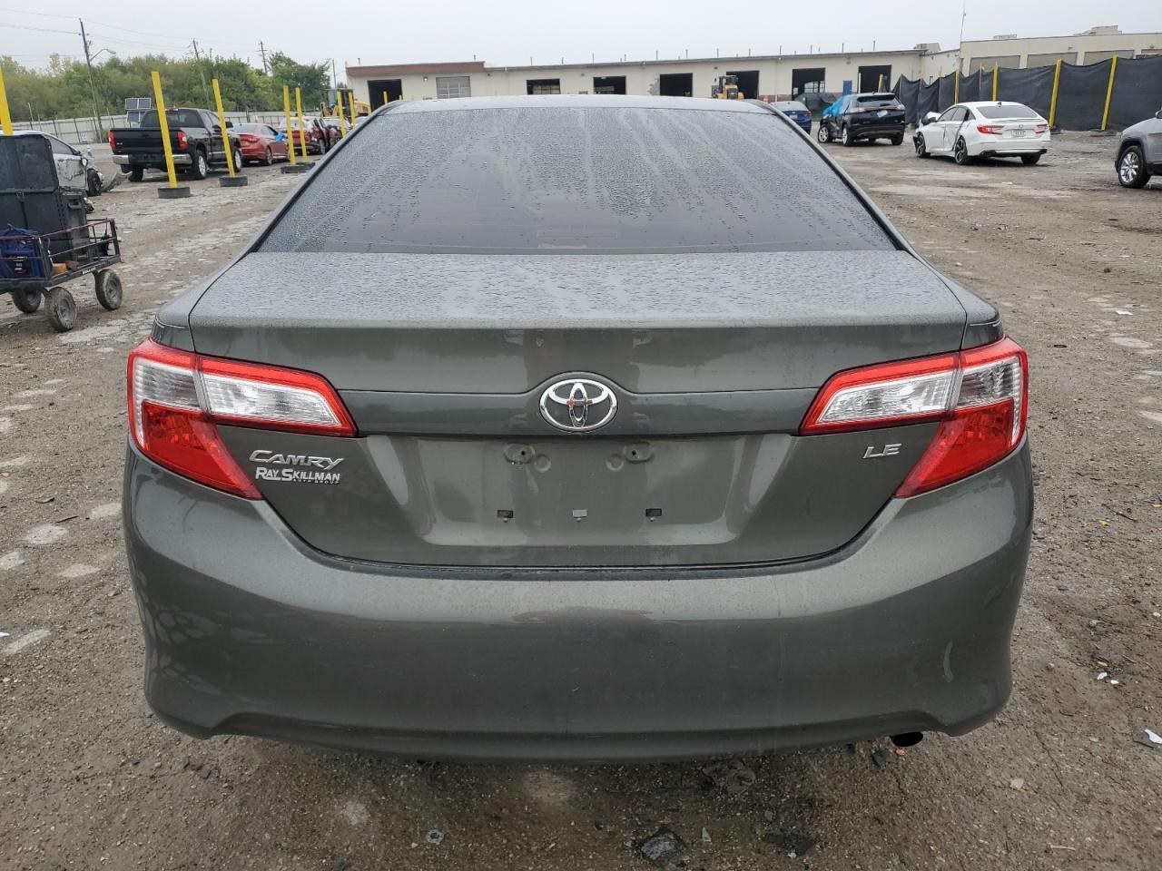 2014 Toyota Camry L - Фото 6