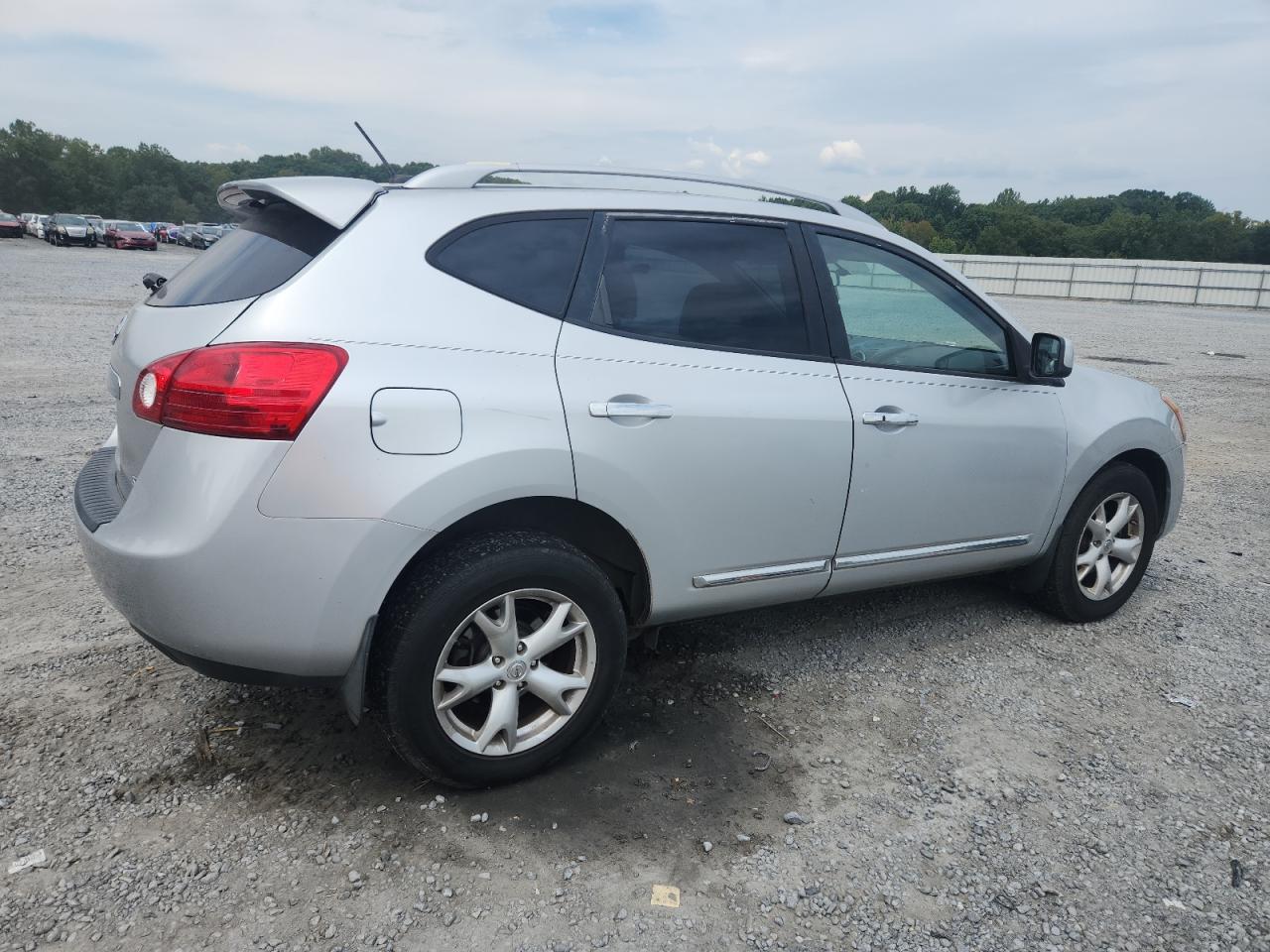 2011 Nissan Rogue S - Фото 3