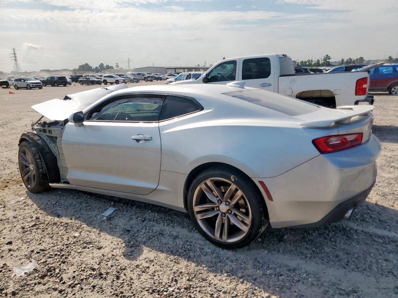 2018 Chevrolet Camaro Ss - Image 2
