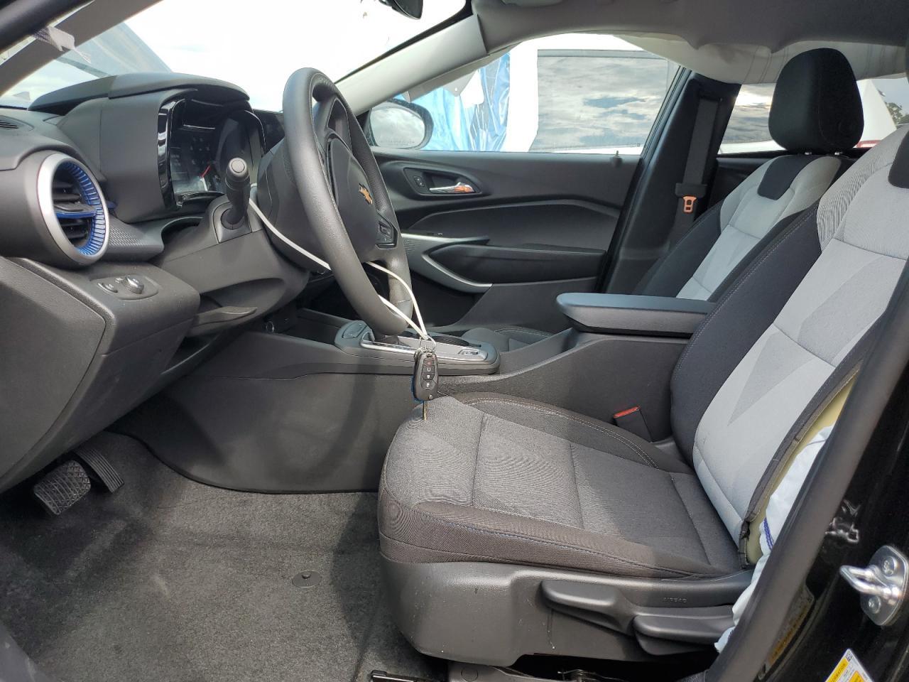 2025 Chevrolet Trax Ls - Image 7