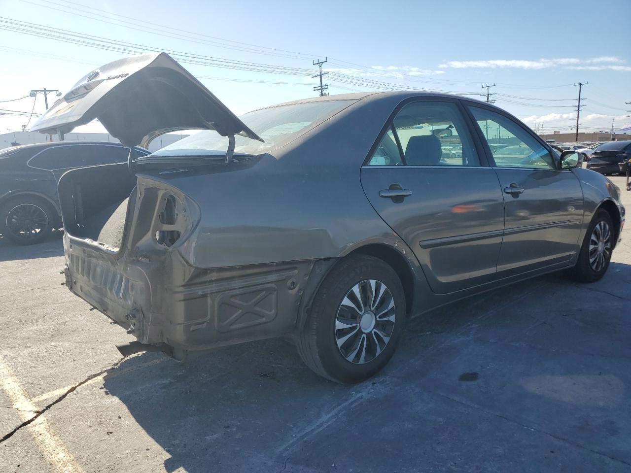 2005 Toyota Camry Le - Image 3
