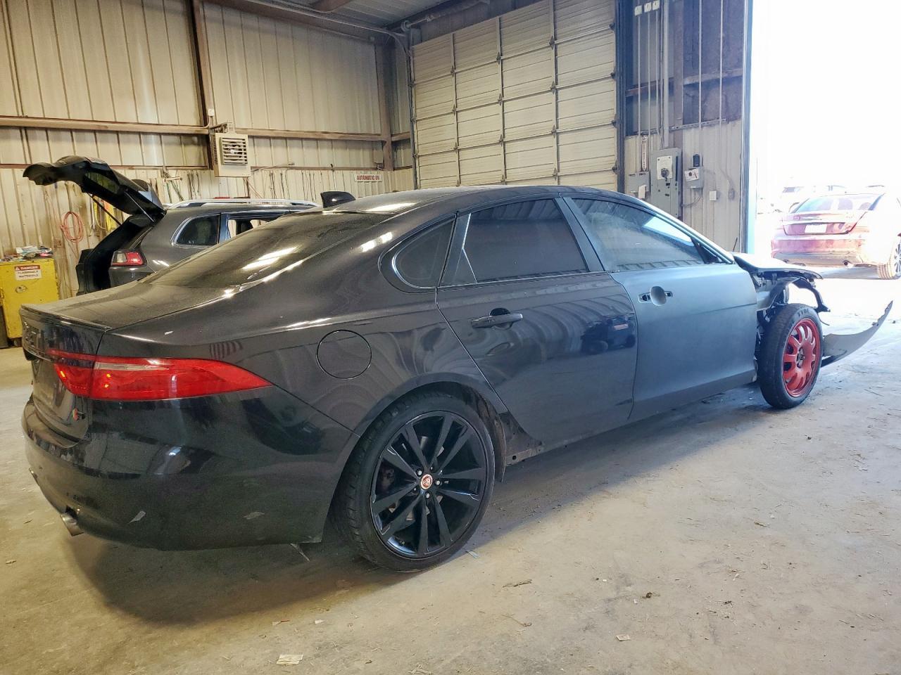 2016 Jaguar Xf S - Фото 3