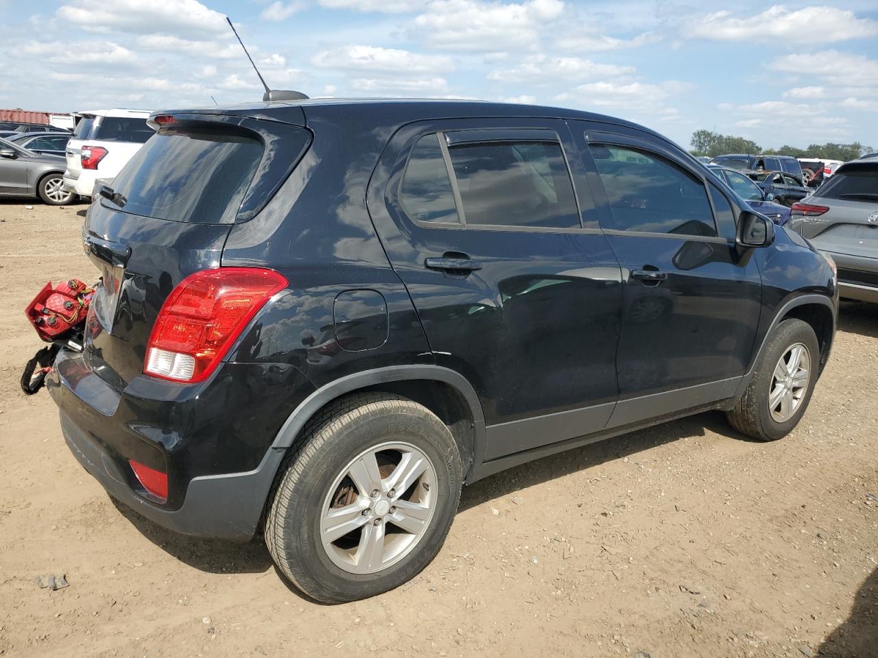 2017 Chevrolet Trax Ls - Image 3