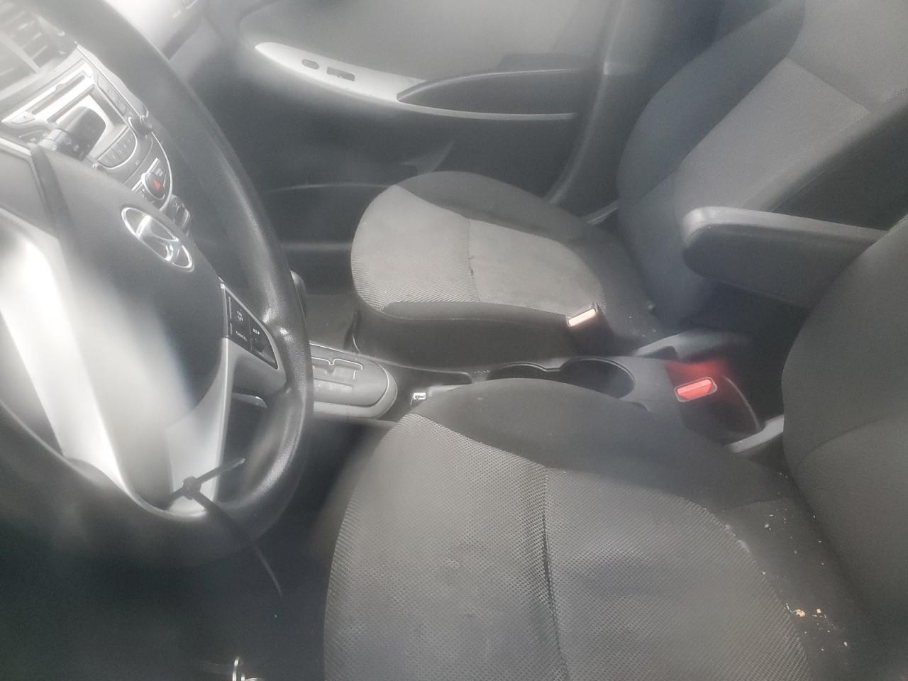 2012 Hyundai Accent Gls - Фото 7