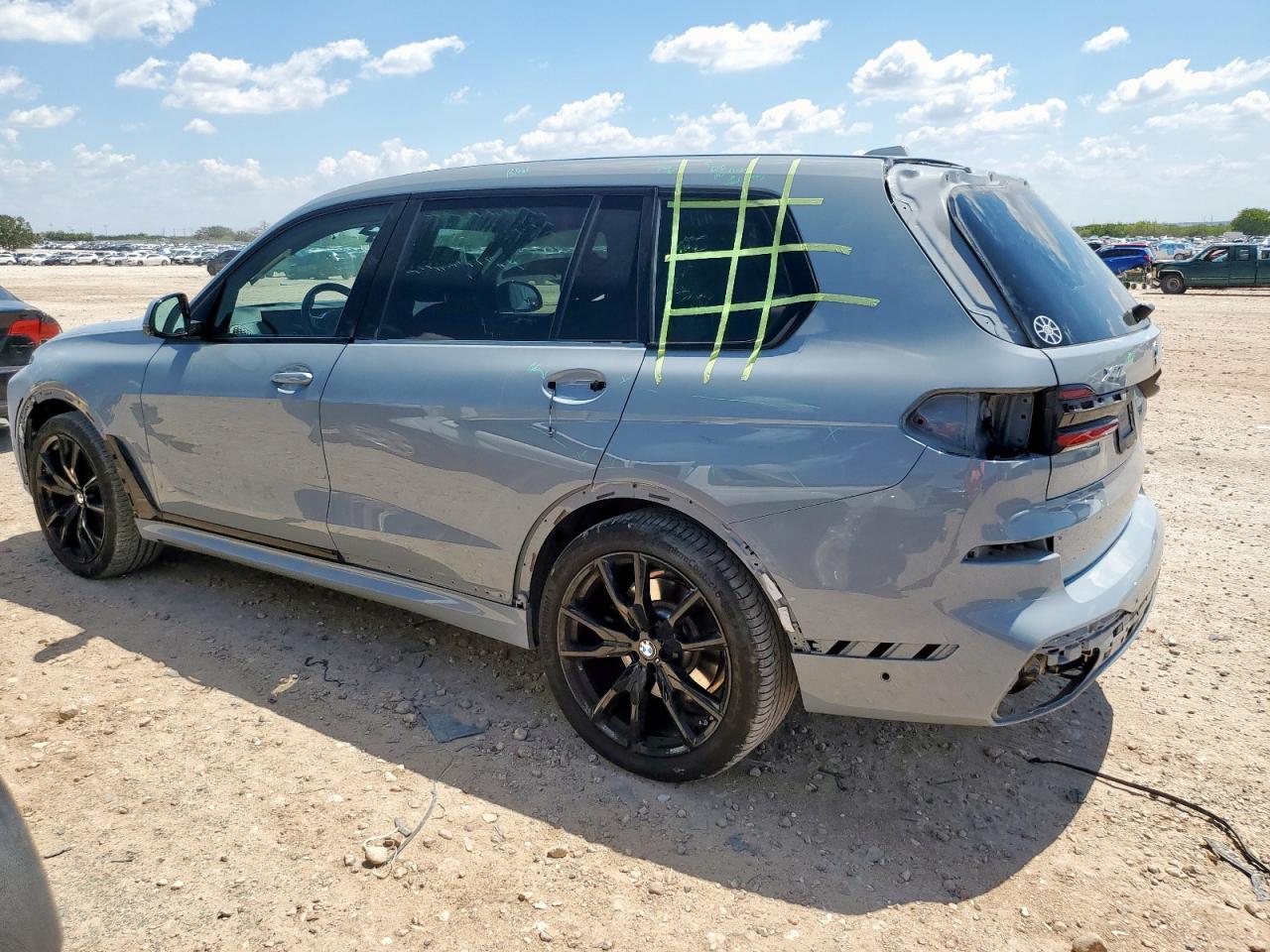 2024 BMW X7 xDrive40I - Фото 2