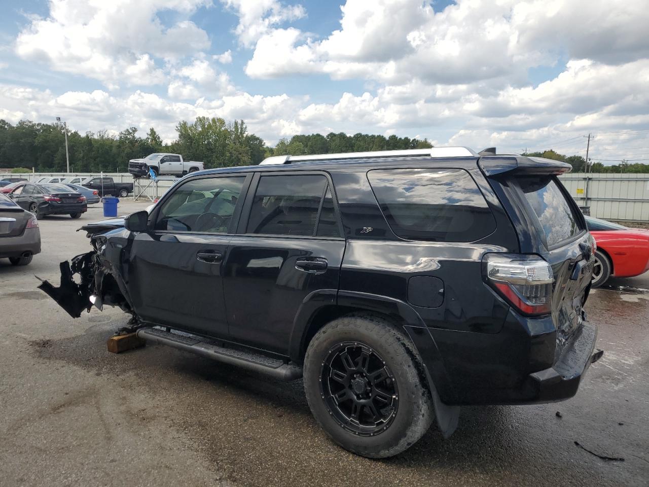 2016 Toyota 4Runner Sr5 - Image 2