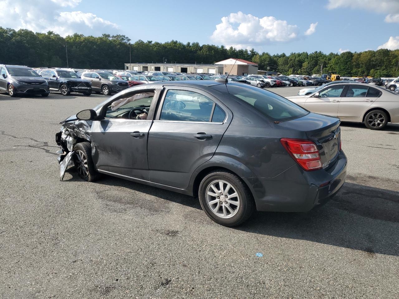 2018 Chevrolet Sonic Lt - Фото 2