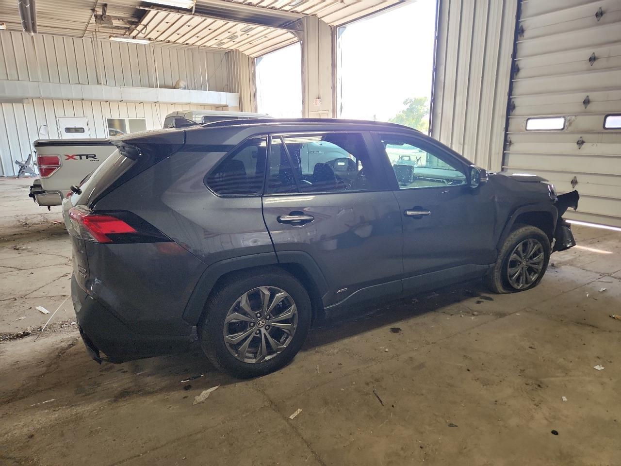 2022 Toyota Rav4 Limited - Фото 3