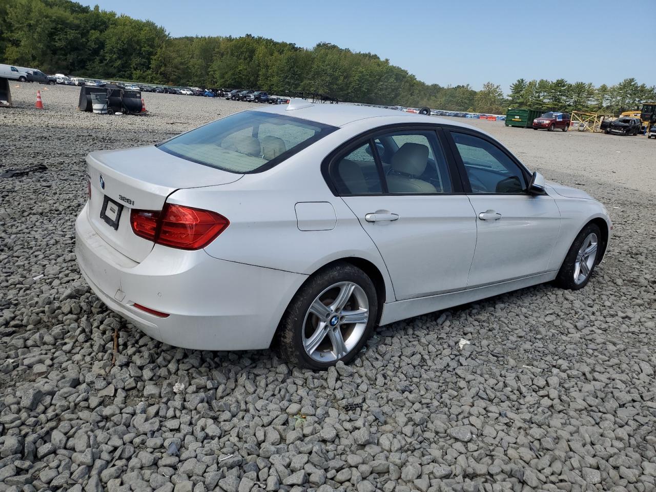 2015 BMW 328 Xi Sulev - Image 3