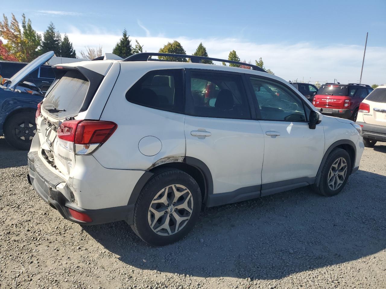 2019 Subaru Forester Premium - Image 3