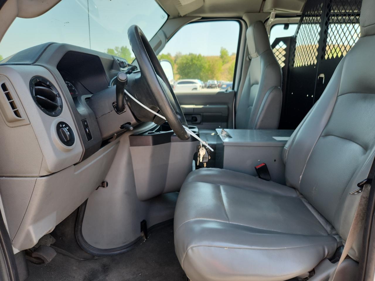 2013 Ford Econoline E250 Van - Фото 7