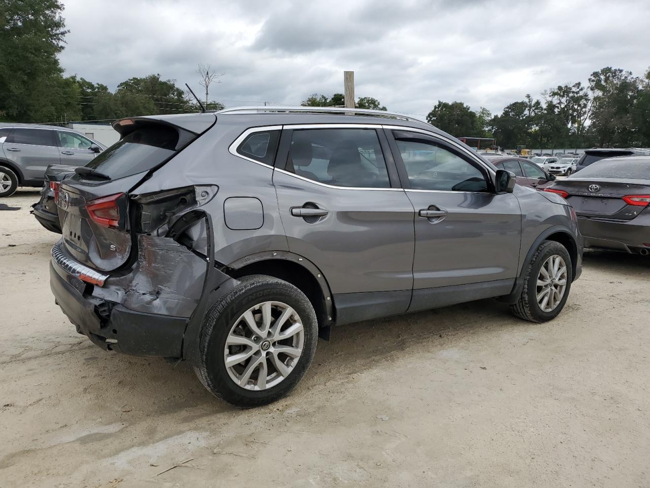 2020 Nissan Rogue Sport S - Image 3