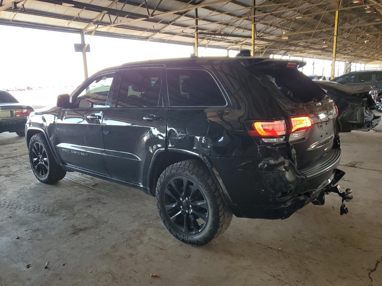 2022 Jeep Grand Cherokee Laredo E - Фото 2