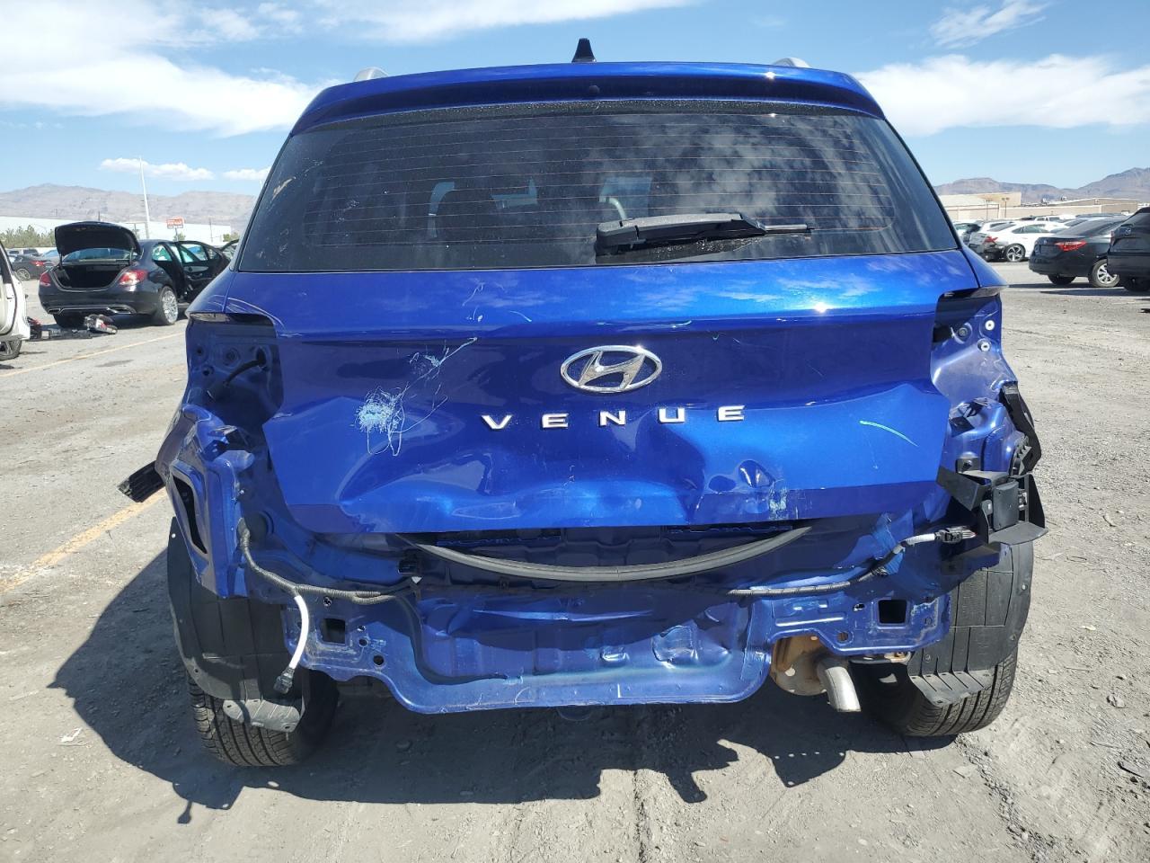 2022 Hyundai Venue Sel - Image 6